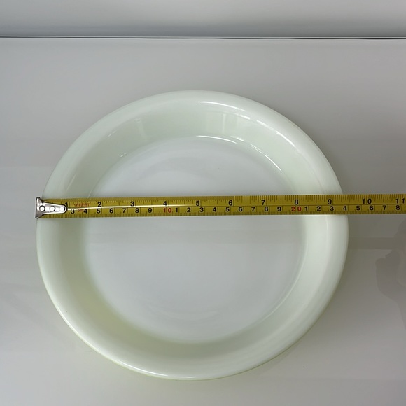 Pyrex Yellow Round 9” Ovenware Vintage Baking Dish - Picture 9 of 10